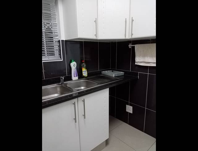 1 BEDROOM FLAT RENTED IN WESTVILLE